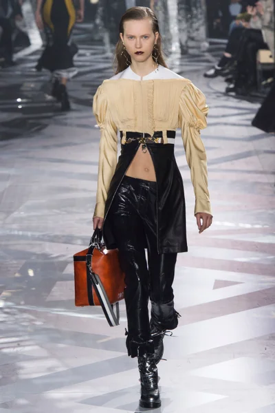 Look 33